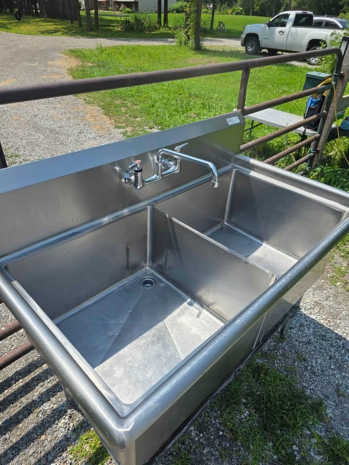 Commercial 2-Compartment Stainless Steel Sink For Sale! - photo 4
