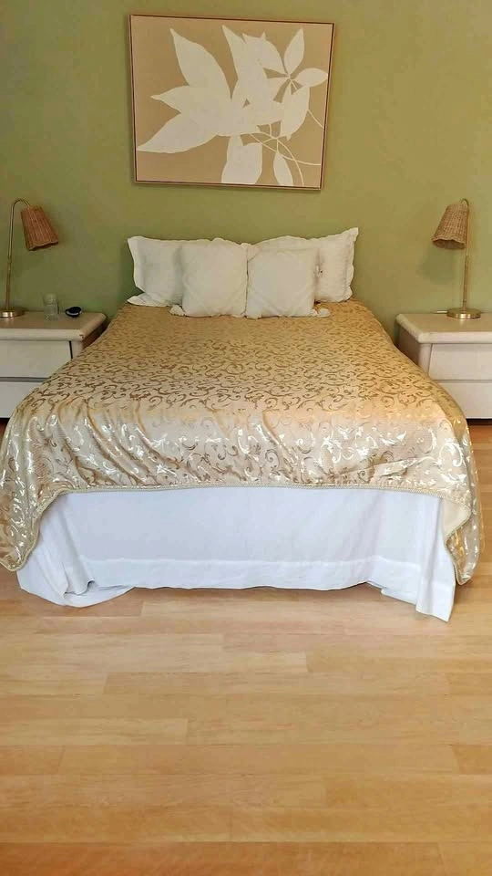 Gold bed spread