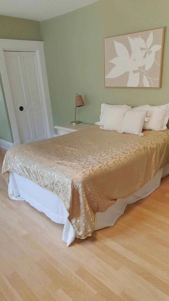 Gold bed spread - photo 3