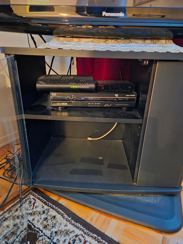 Swivel TV Stand / Media Console - Glass Door - Black - photo 2