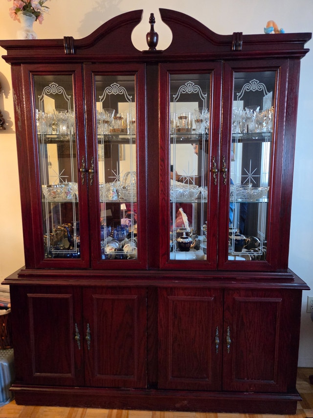 China Cabinet / Display Hutch - Cherry - Dishes NOT Included