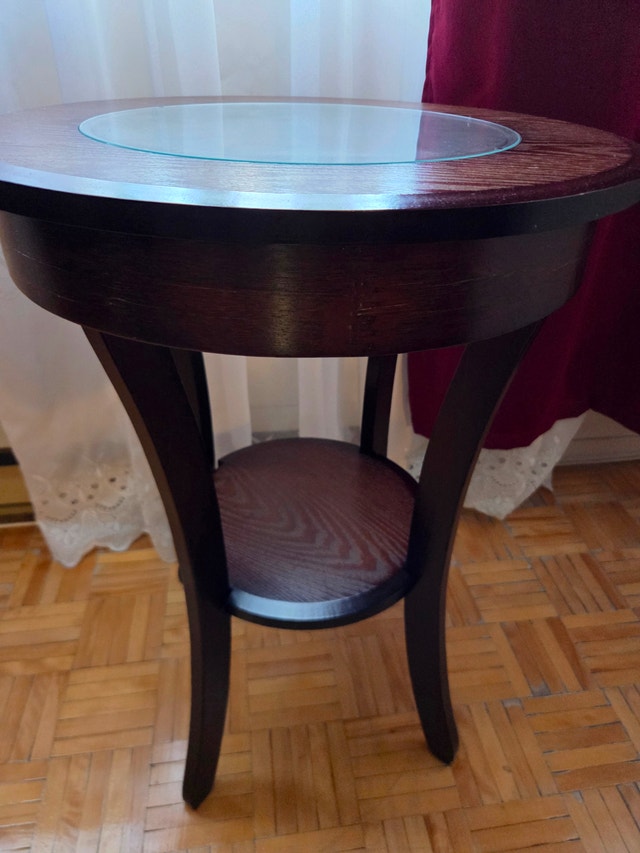 Round Accent Side Table - Glass Insert Top - 2-Tier - Wood - photo 2