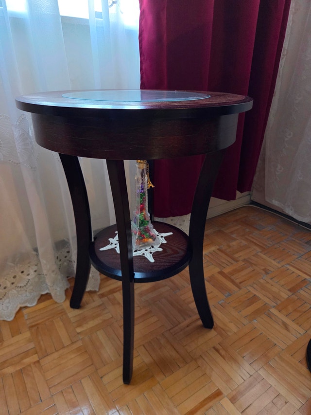 Round Accent Side Table - Glass Insert Top - 2-Tier - Wood