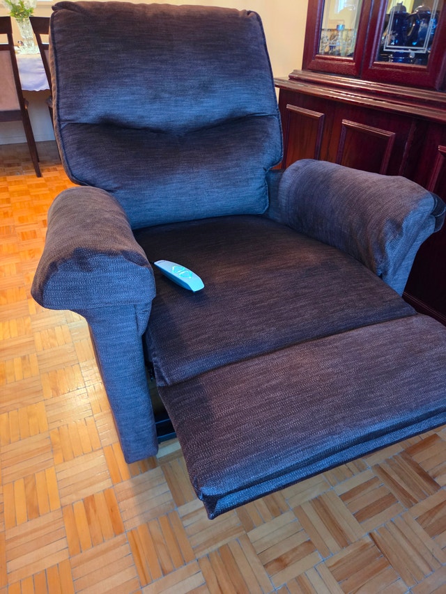 Power Recliner - Grey - Electric w/ Remote - from The Brick - photo 3