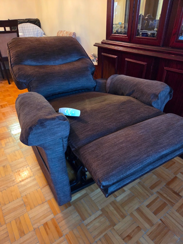 Power Recliner - Grey - Electric w/ Remote - from The Brick - photo 4