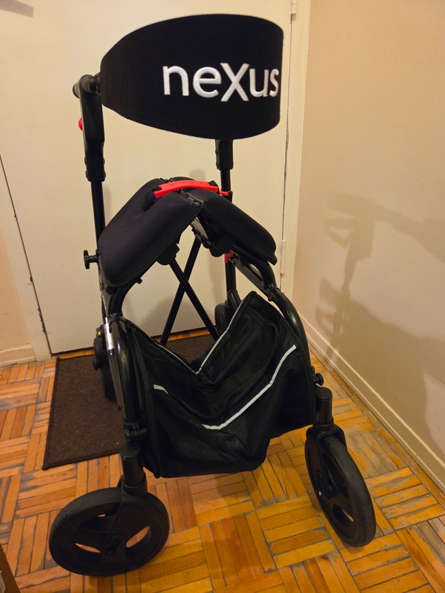 Nexus 3 Rollator Walker with Seat - Excellent Condition - photo 2