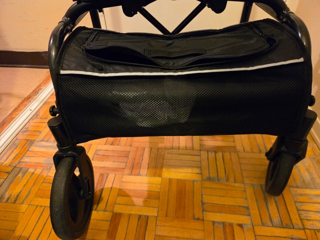 Nexus 3 Rollator Walker with Seat - Excellent Condition - photo 4