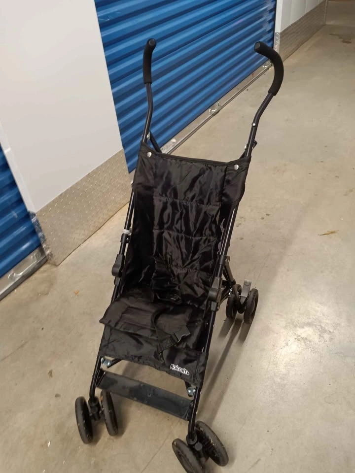 Kolcraft Foldable Stroller. Excellent Condition.