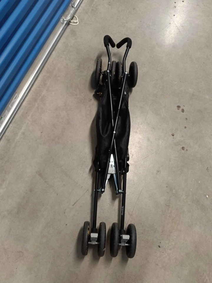 Kolcraft Foldable Stroller. Excellent Condition. - photo 4