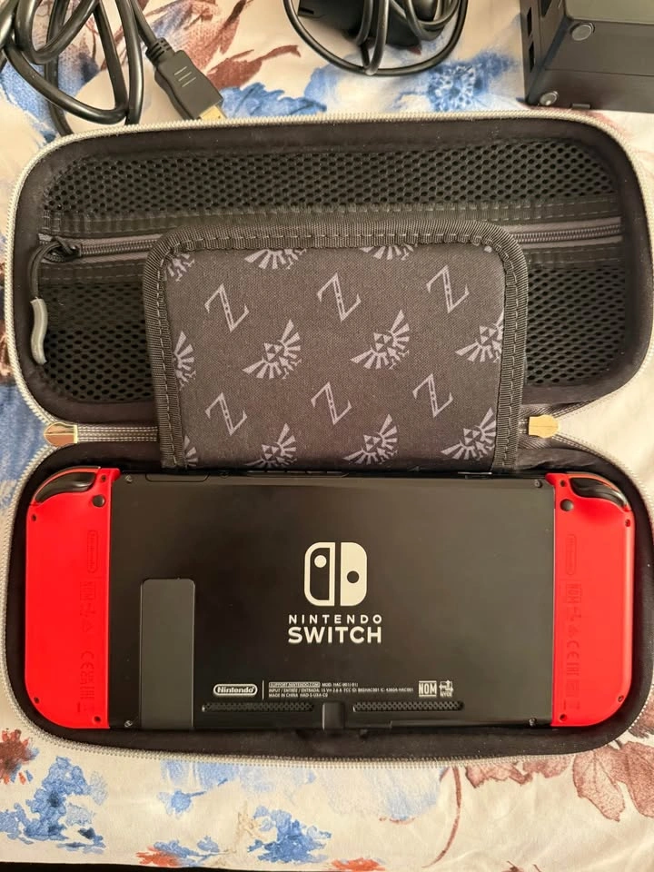 Nintendo Switch V2 Bundle - photo 3
