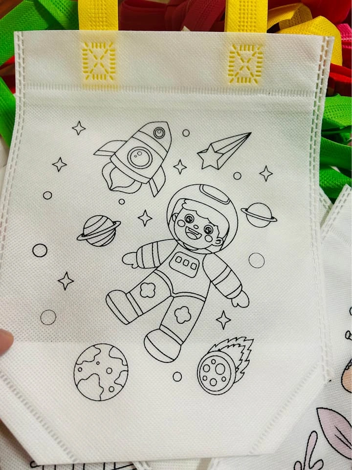 DIY Coloring Goodie Bags - 2 for $1 - Brand new - photo 3