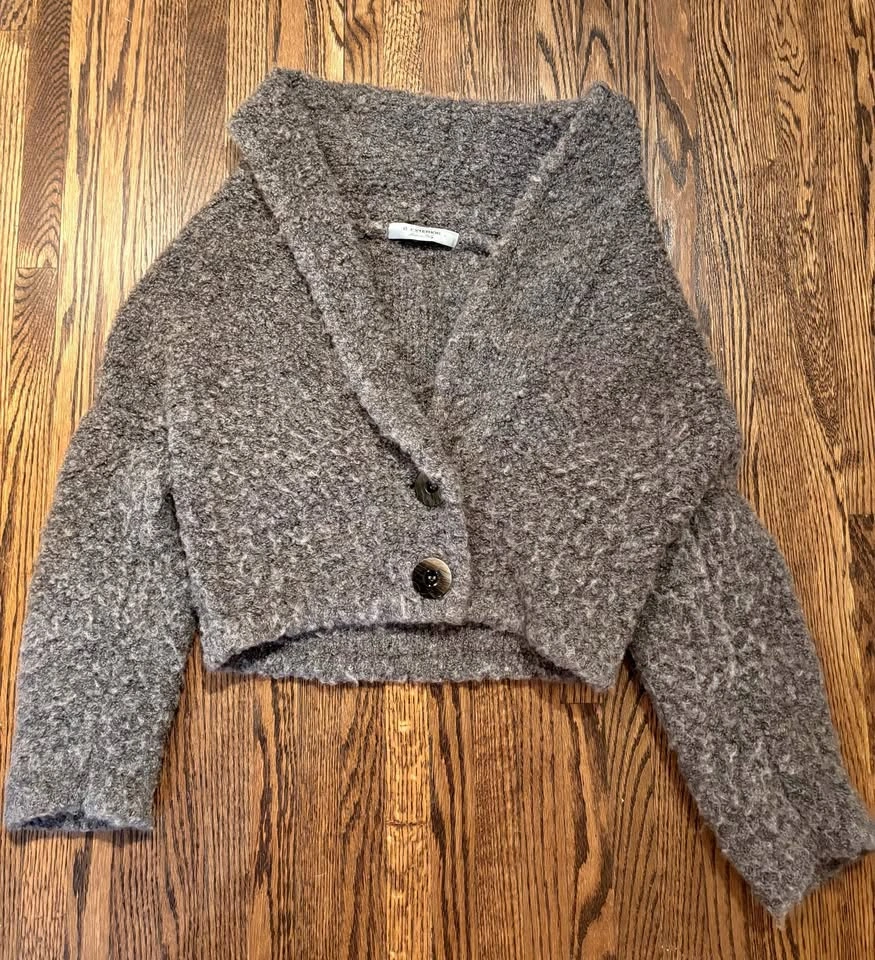 D.exterior sweater