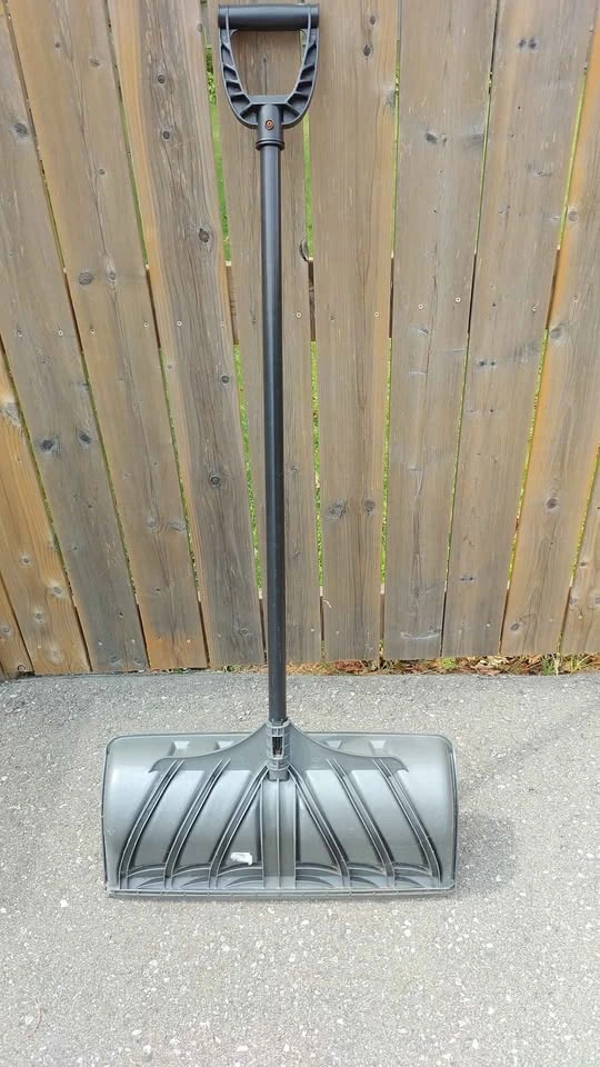 Snow Shovel - photo 3