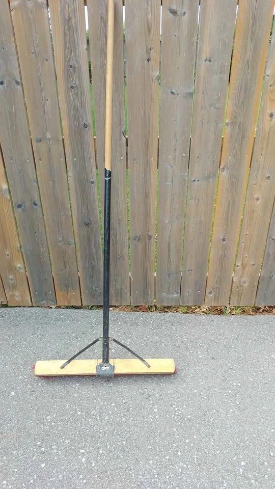 Heavy Duty Push Broom - photo 2