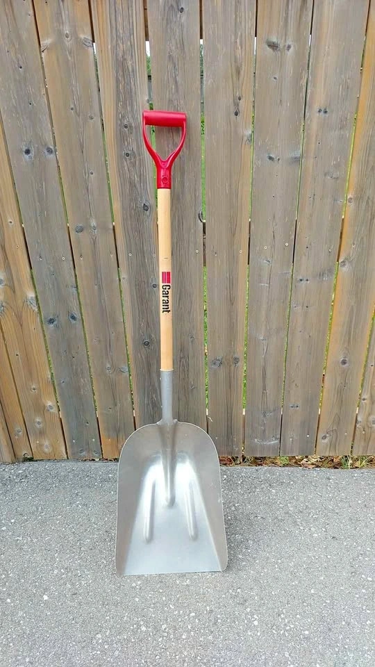 Garant Aluminum Grain Shovel