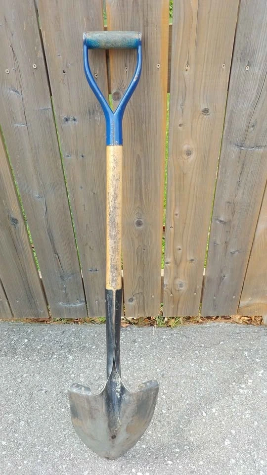 True Temper Contractor D-Handle Round Point Shovel - photo 4
