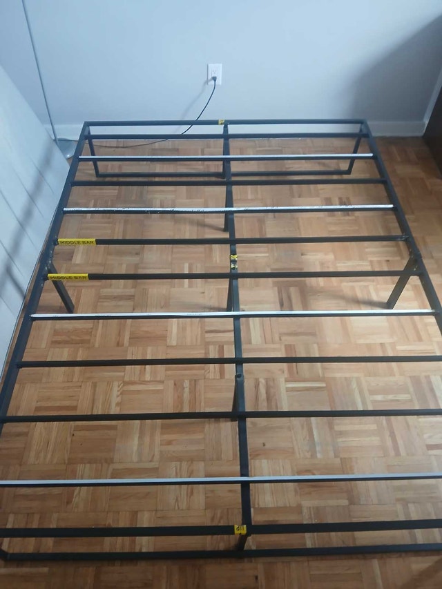 Queen sized bed frame - photo 4
