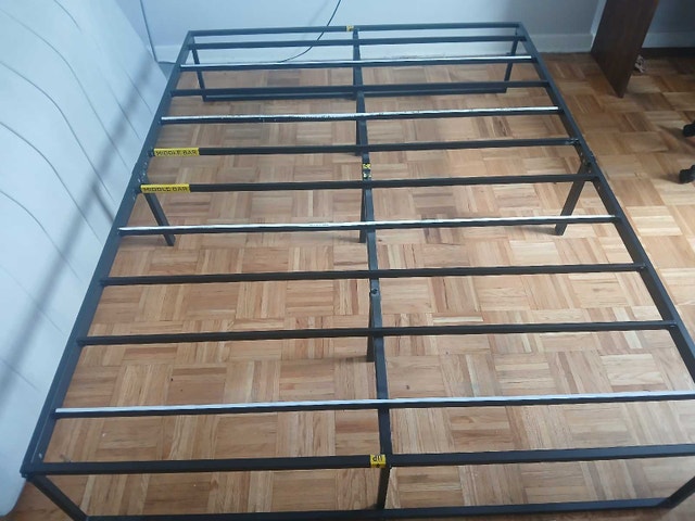 Queen sized bed frame - photo 5