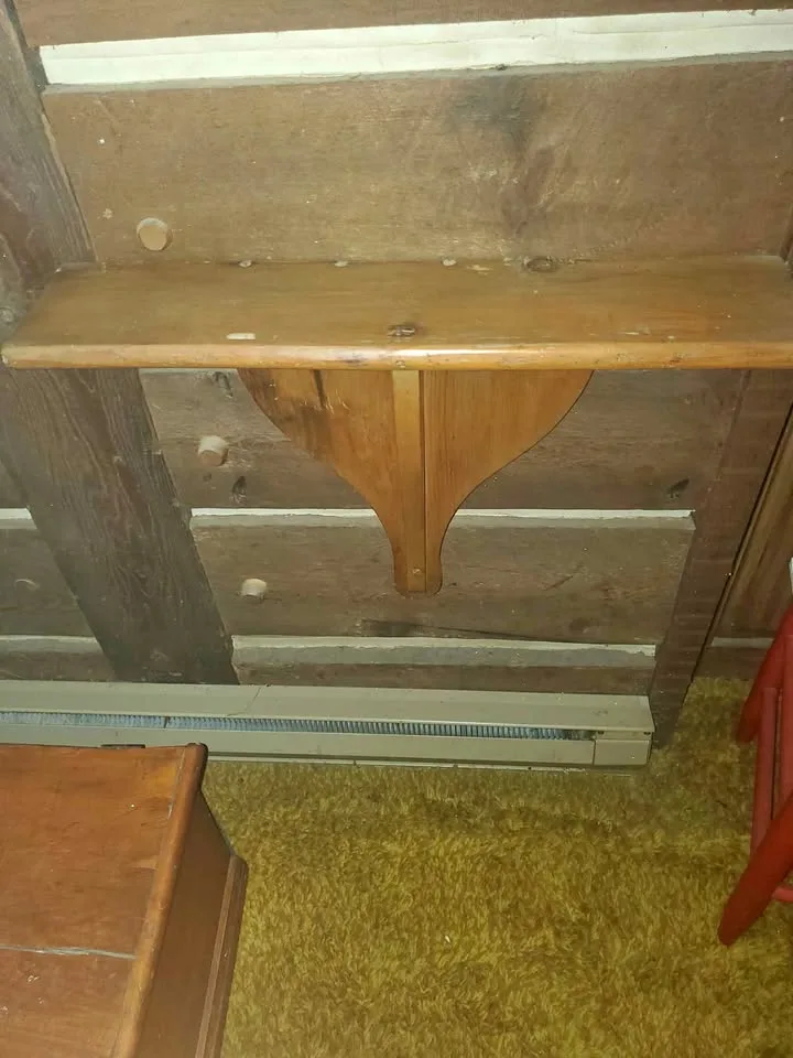 Pine shelf thumbnail