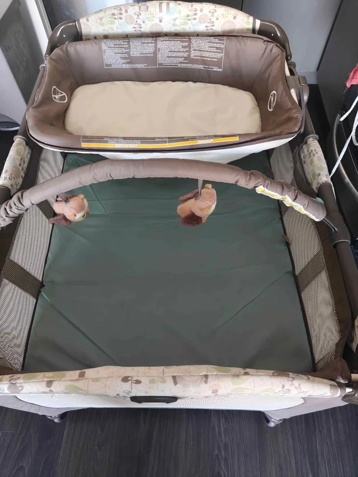 Graco Pack 'n Play with Bassinet and Napper - photo 2