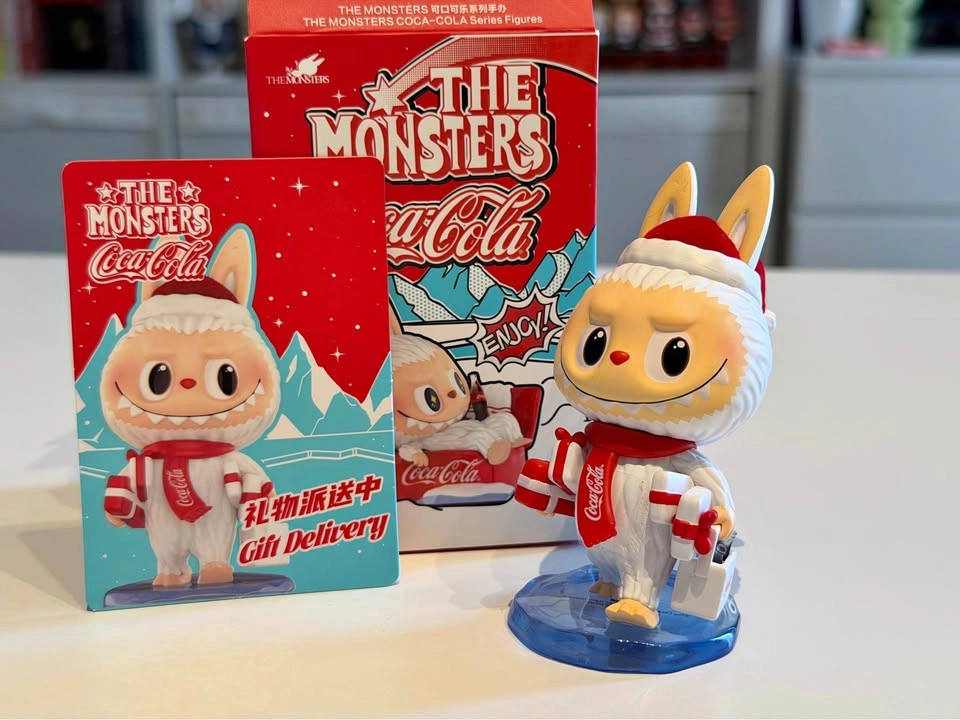 THE MONSTERS Coca-Cola — Gift Delivery