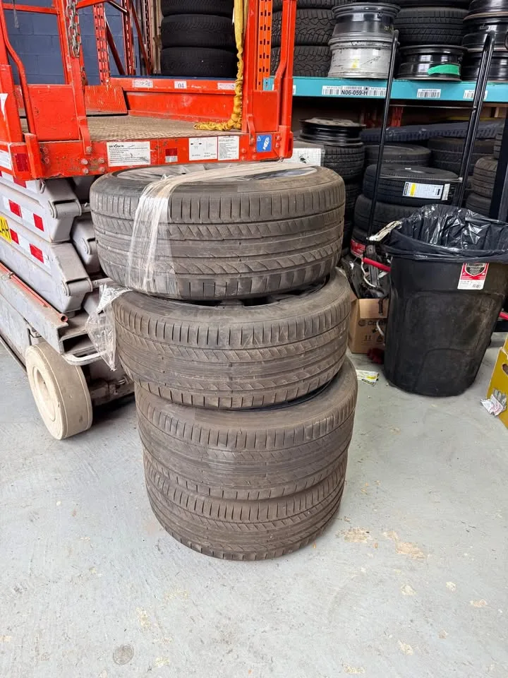 Tesla Model Y - 20 inch Induction wheels - Original image indicator(2)