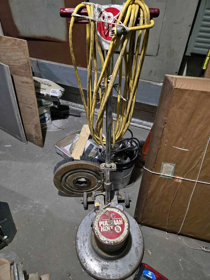 Pullman-Holt Floor Machine