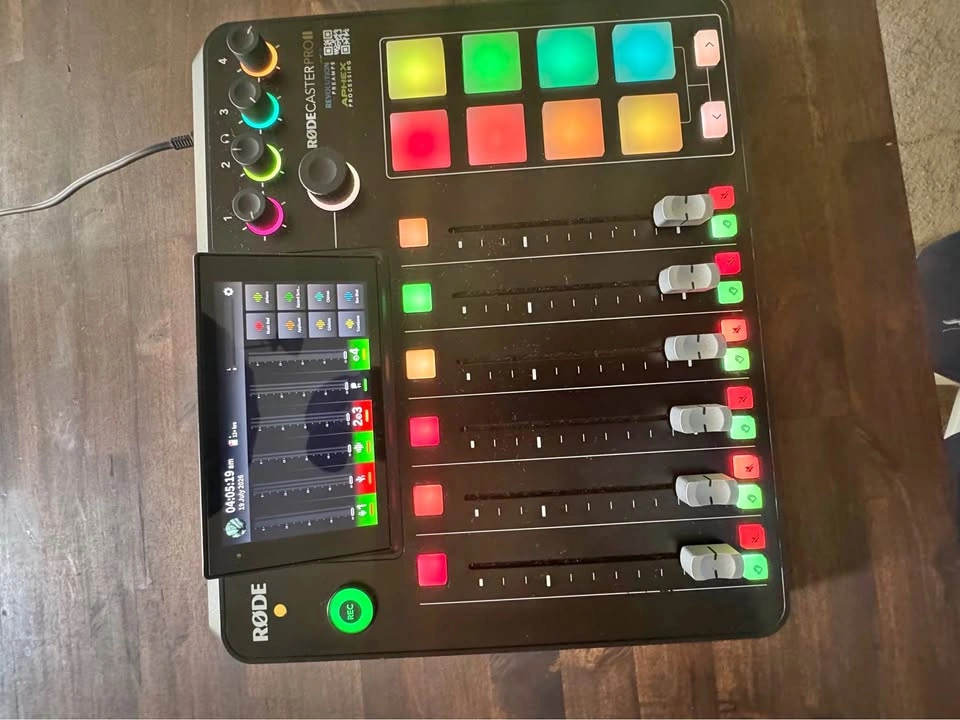 RØDECaster Pro II Integrated Audio Production Studio