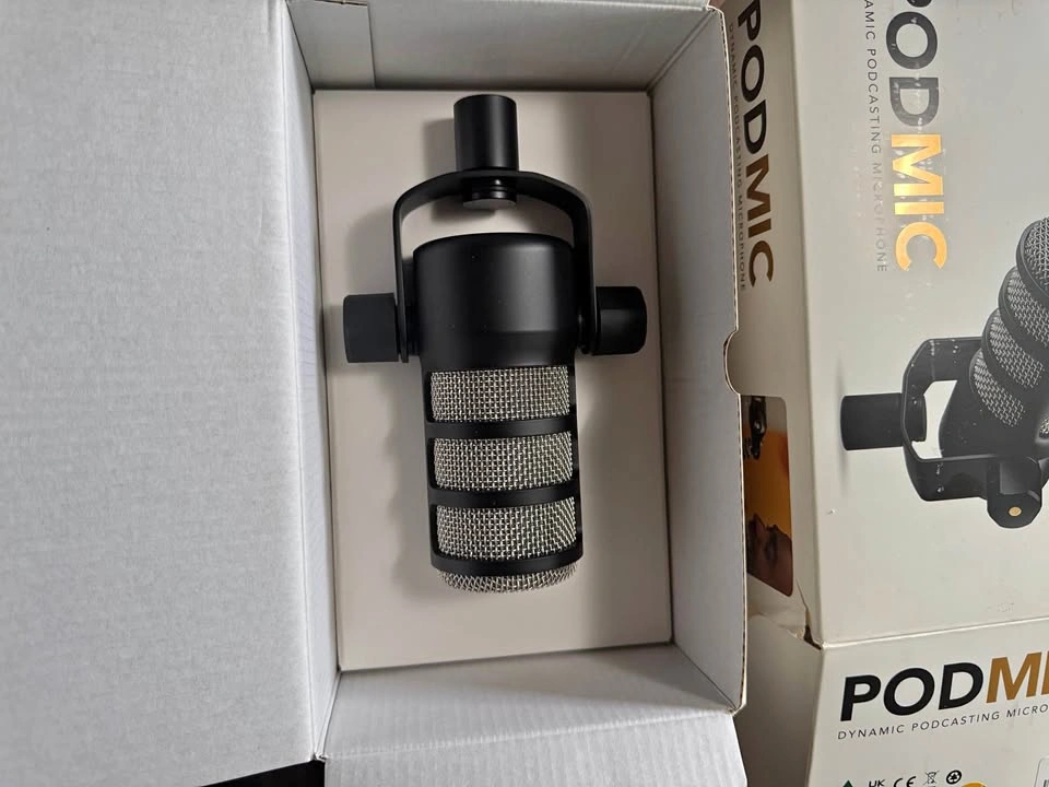 RØDE PodMic Dynamic Podcasting Microphone - Complete with Box