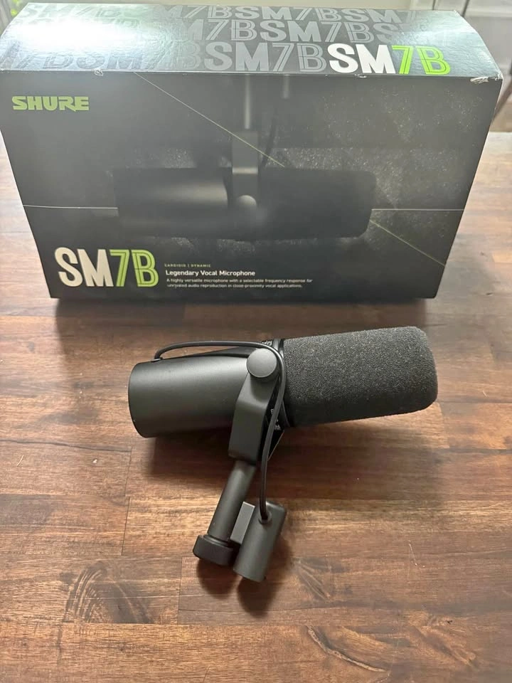 Shure SM7B Cardioid Dynamic Vocal Microphone - Complete with Box