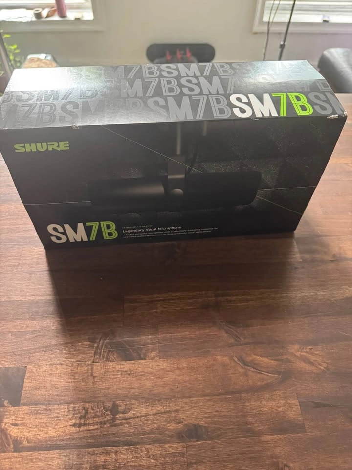 Shure SM7B Cardioid Dynamic Vocal Microphone - Complete with Box - photo 4