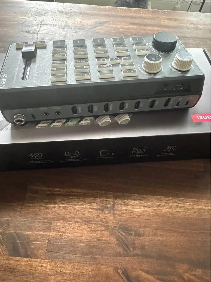 Ulanzi DD02 HD Live Stream Video Switcher - photo 2