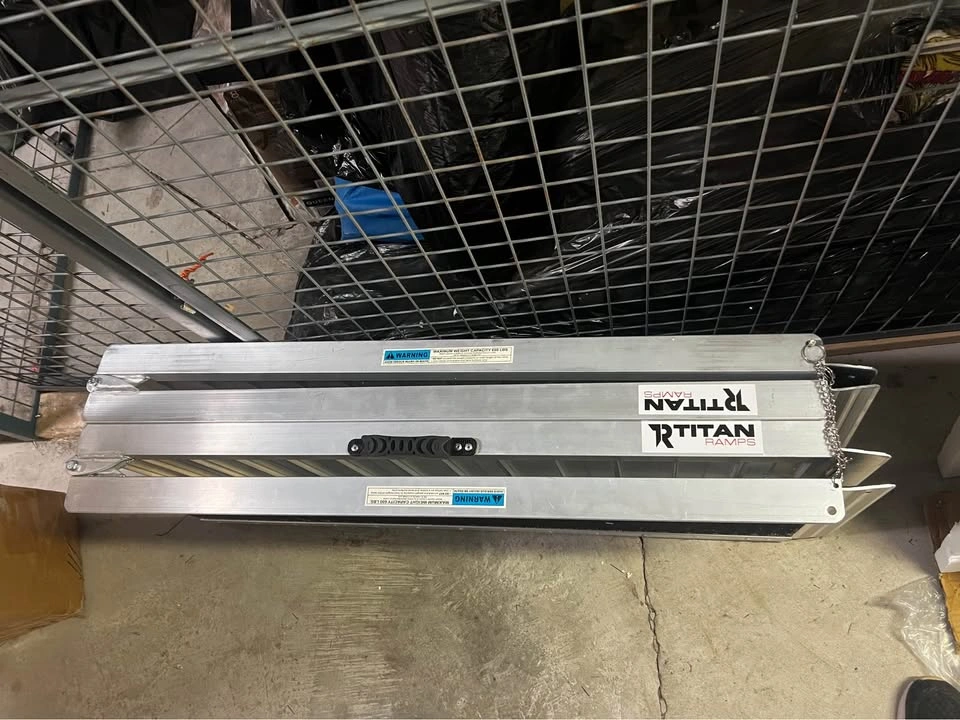 7ft Titan Ramps Folding Wheelchair Ramp 600lb capacity - photo 3