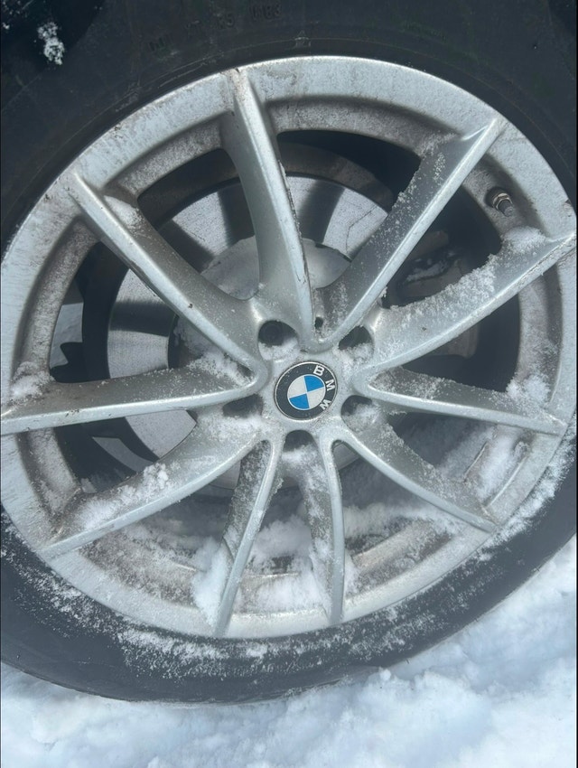 4 Pirelli Sottozero Winter Tires 225/60/18 on BMW Rims