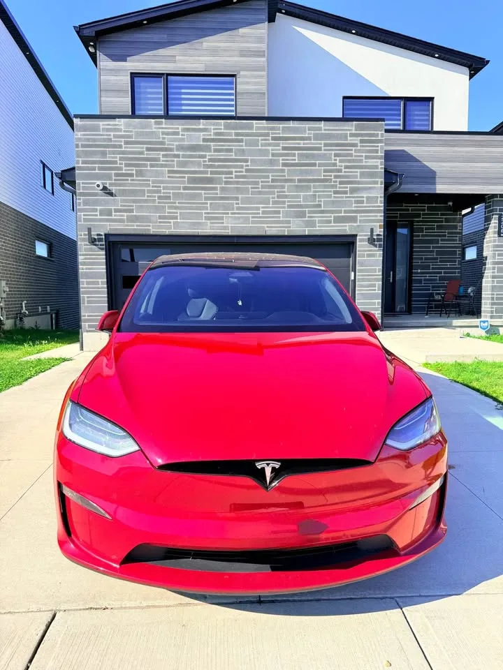 2023 Tesla Model X image indicator(3)