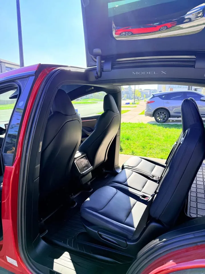 2023 Tesla Model X image indicator(7)