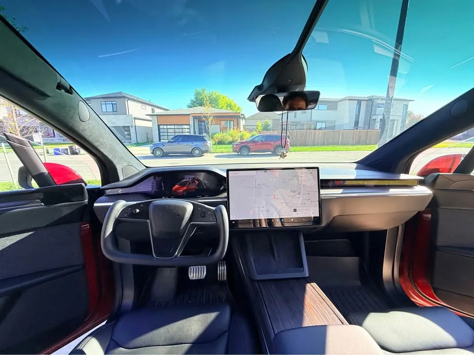 2023 Tesla Model X image indicator(8)