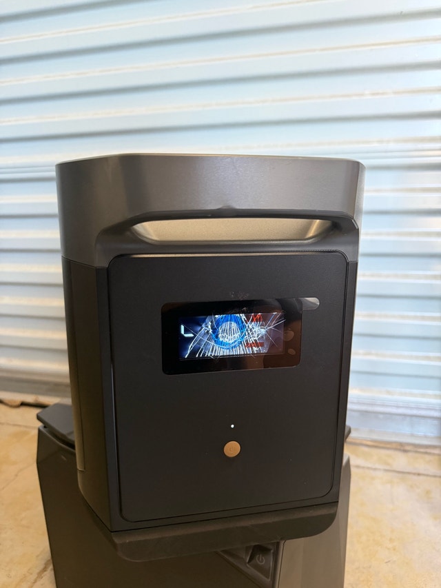 EcoFlow DELTA Max Smart Extra Battery 2016Wh – New – Broken Scre
