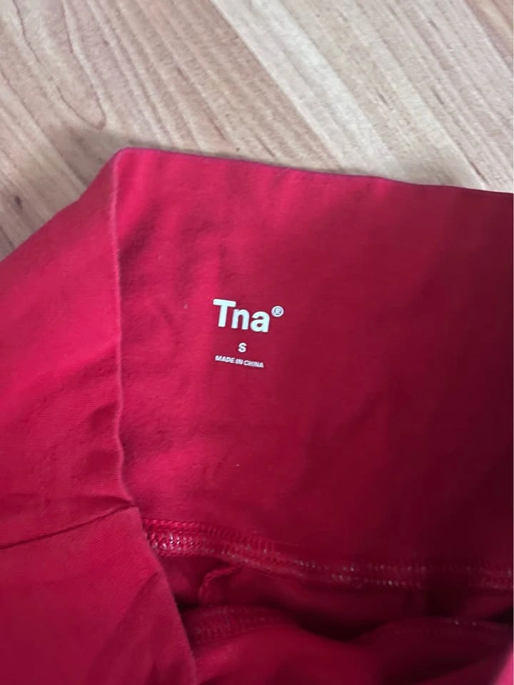 Red tna shorts - photo 2