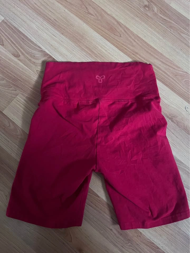 Red tna shorts - photo 3