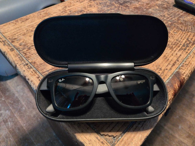 Ray-Ban Meta Smart Glasses