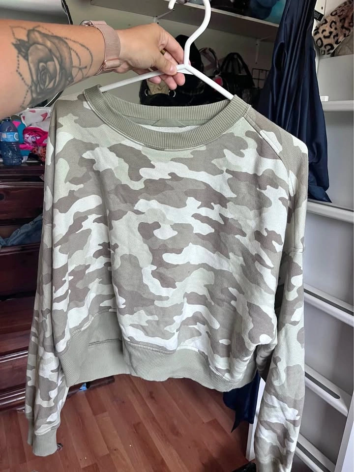 Camo aerie cropped crew