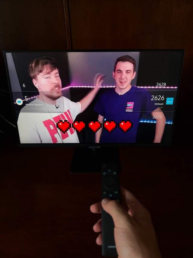 Samsung 27-inch M5 Series FHD Smart Monitor - photo 3