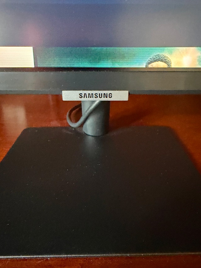 Samsung 27-inch M5 Series FHD Smart Monitor - photo 4