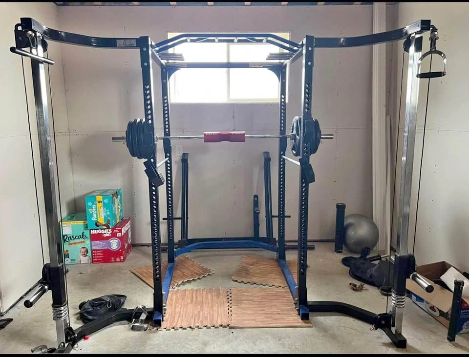 Power rack cage with cable crossover