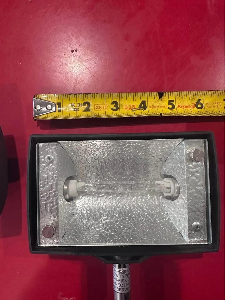 2 Intertek halogen lights - photo 5