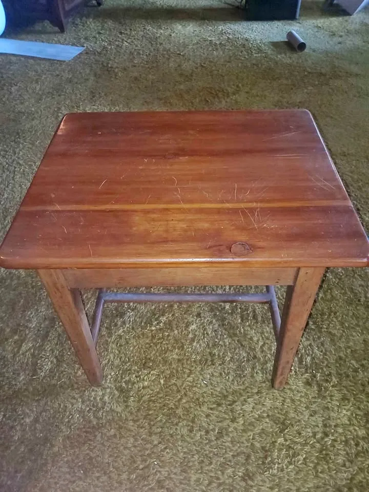 Small pine table 30inchesx 25x 26 thumbnail