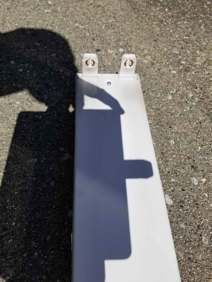 4' Florescent Light Bar - photo 3
