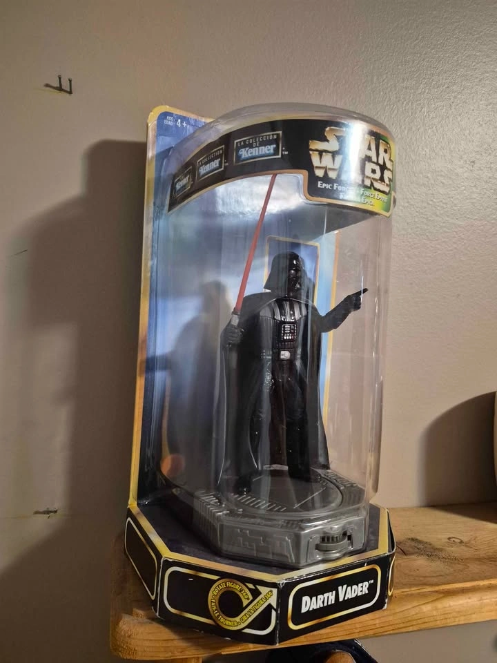 Kenner Darth Vader figure - photo 3