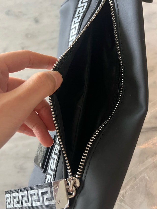 New Authentic Versace pouch - photo 3